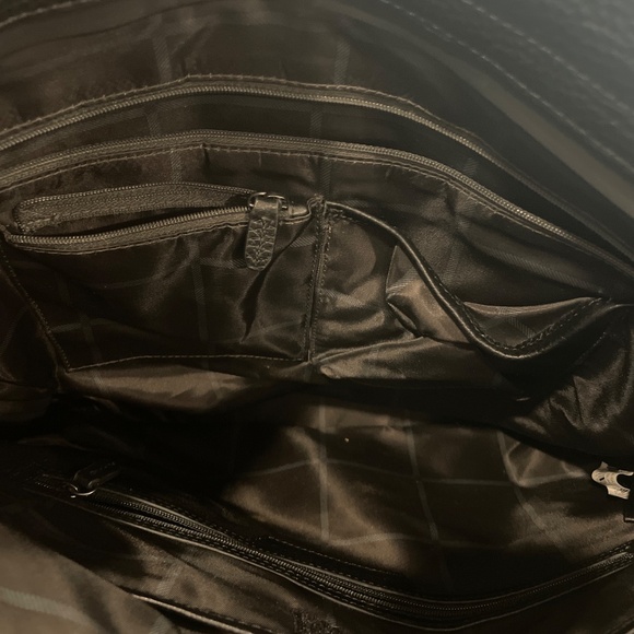 Vince Camuto Surbo bag - Picture 6 of 11